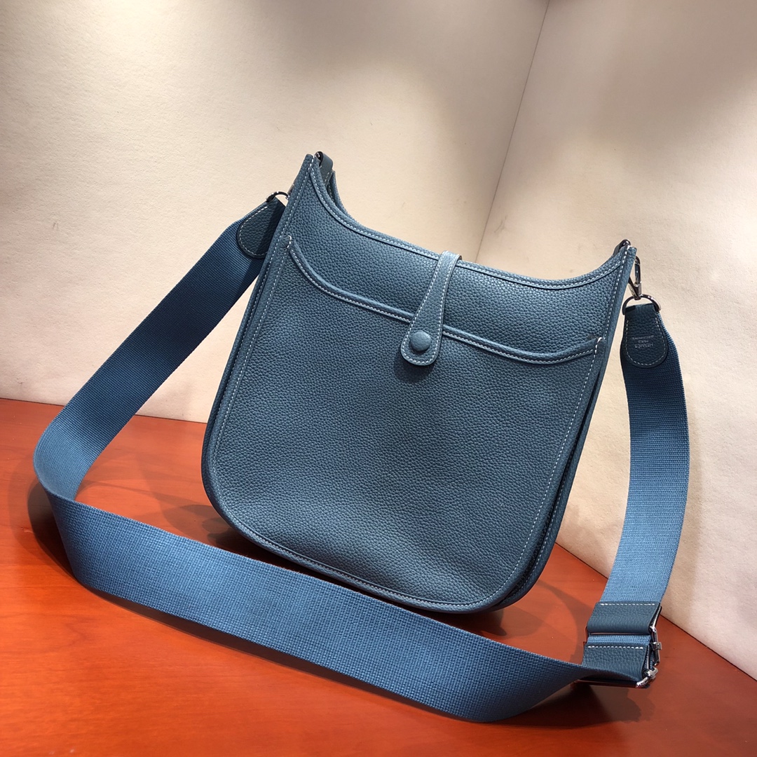 Hermes Evelyne III 29 PM Shoulder Bag In Blue Lin Clemence Leather